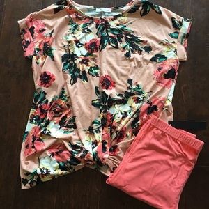 Boutique Floral Top with Coral Leggings, Small